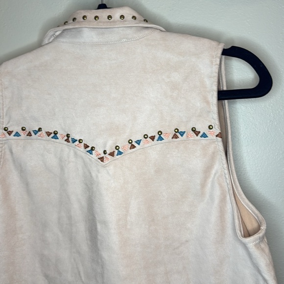 Rockin'‎ C Pink Studded Vest - Picture 12 of 15